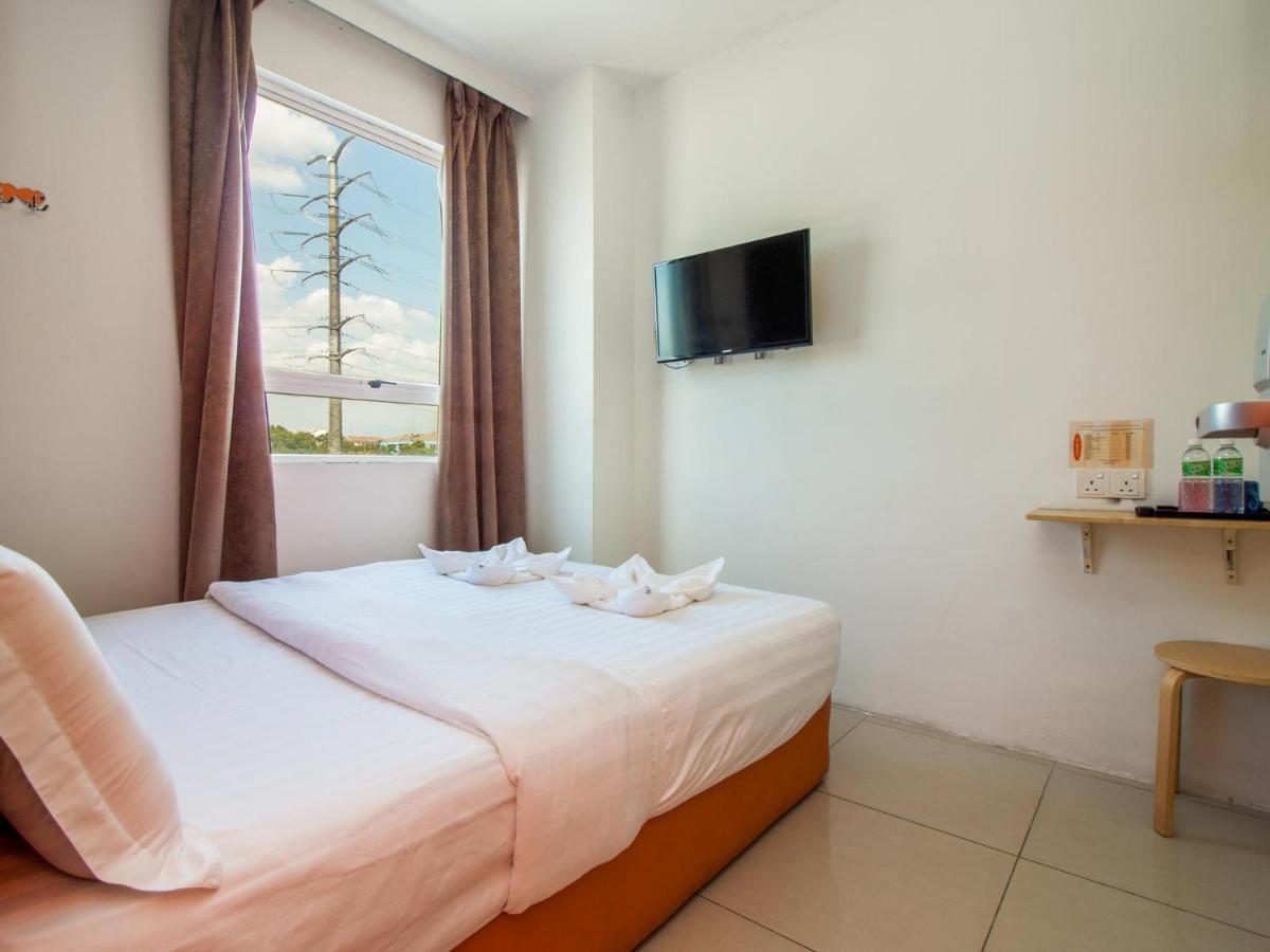 1 Hotel Taman Connaught Kuala Lumpur Zewnętrze zdjęcie