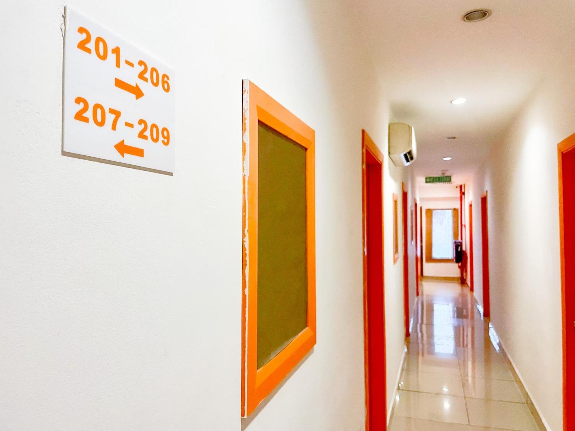 1 Hotel Taman Connaught Kuala Lumpur Zewnętrze zdjęcie