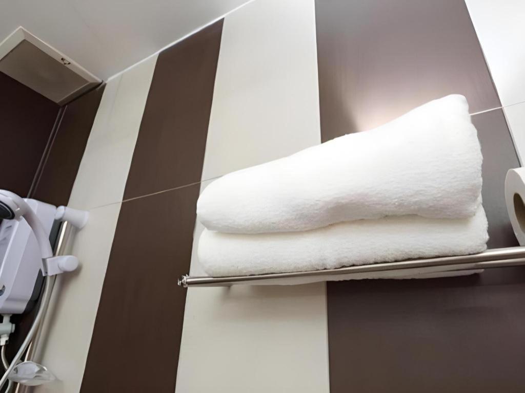 1 Hotel Taman Connaught Kuala Lumpur Zewnętrze zdjęcie