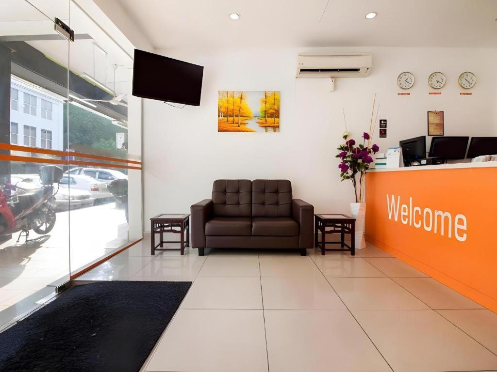 1 Hotel Taman Connaught Kuala Lumpur Zewnętrze zdjęcie